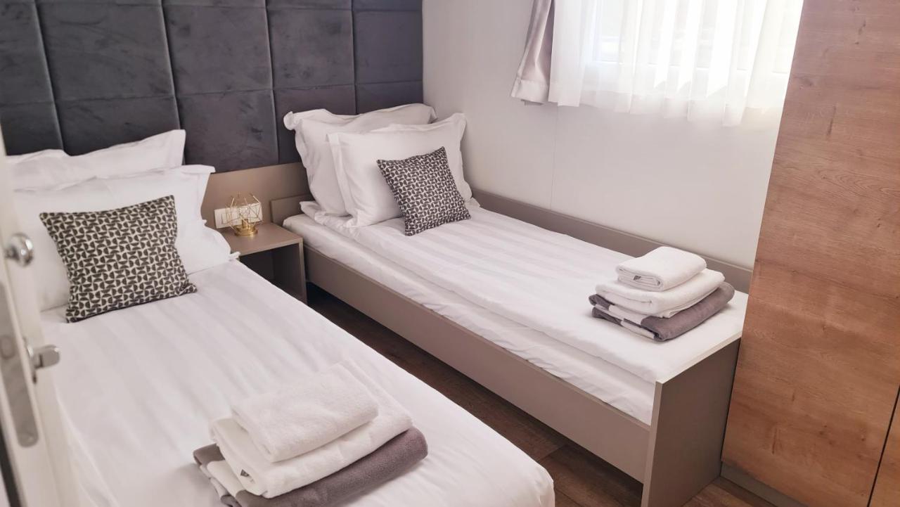 Azalea Wine And Olive Hill Hotell Primošten Eksteriør bilde